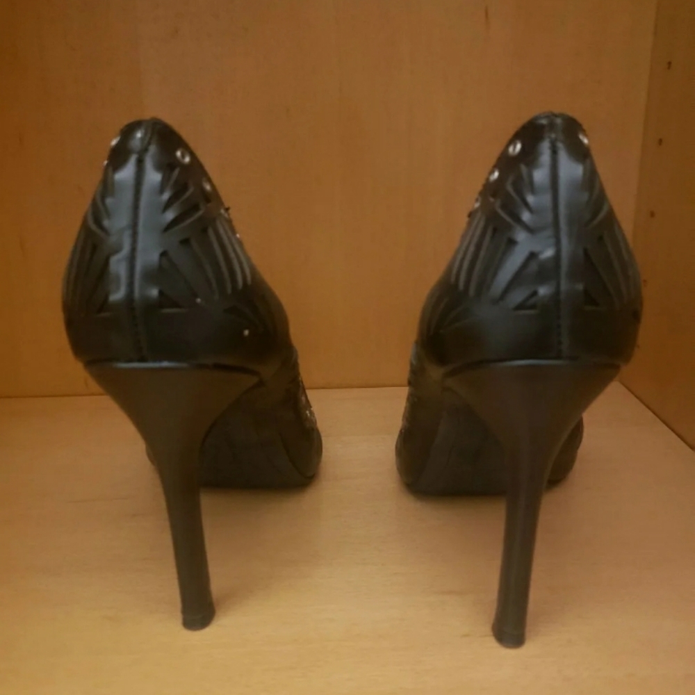 Bcbgeneration Cut-Out Pump - image 3